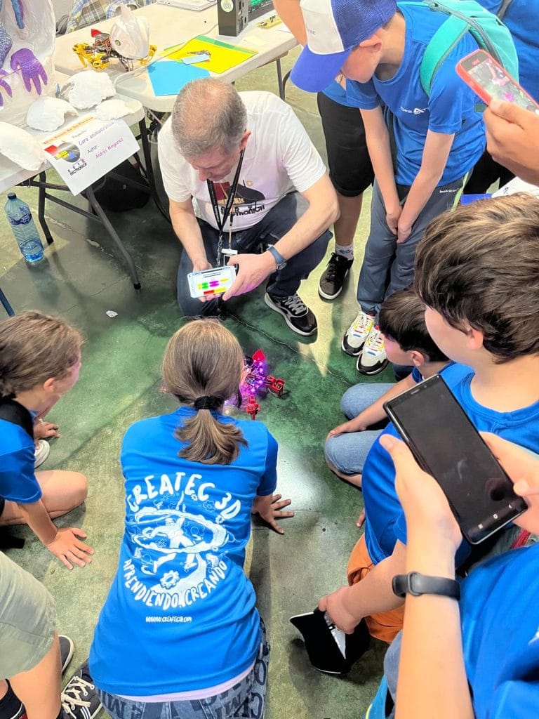 Estudiantes de Createc3D en malakabot